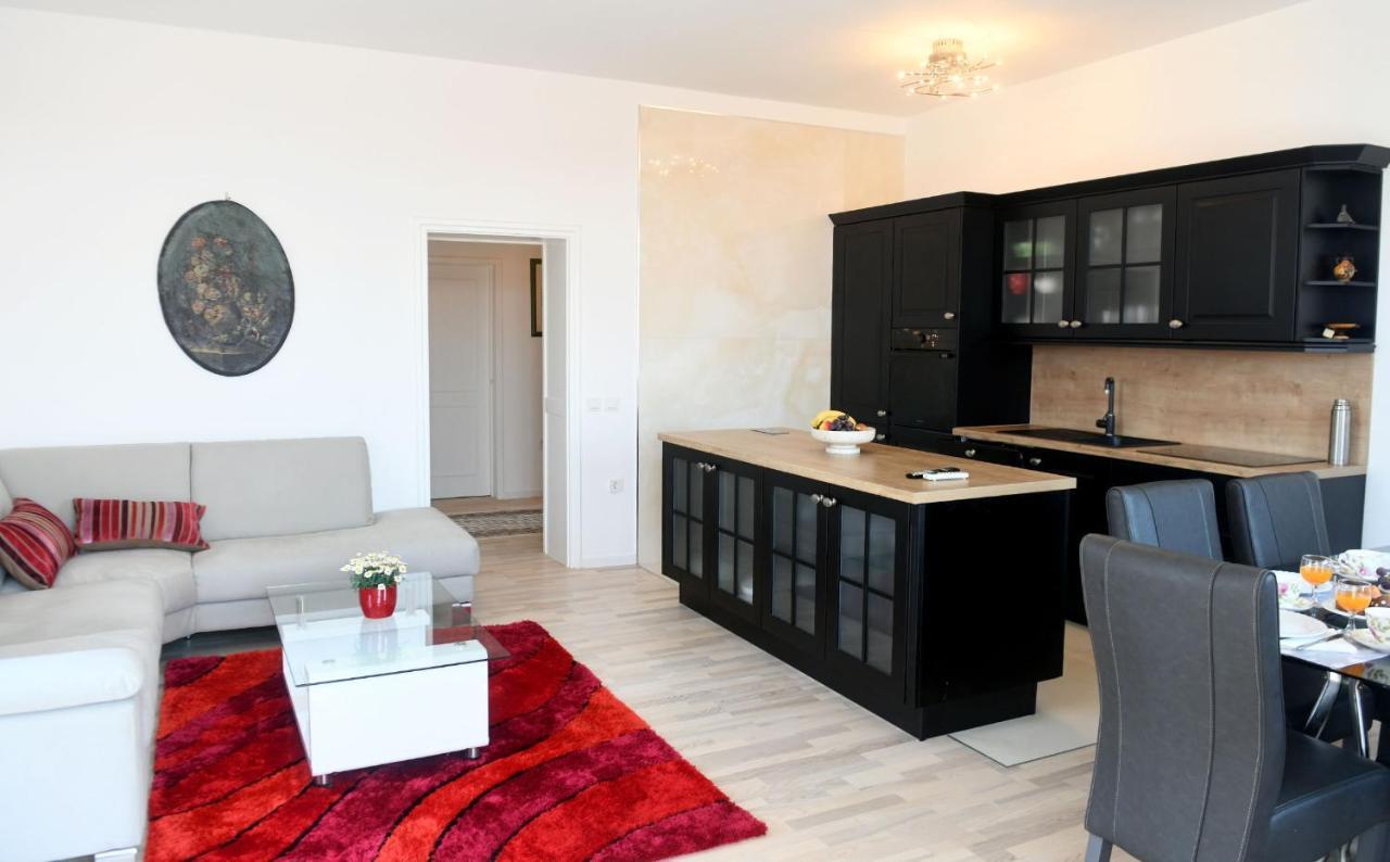 Divia Apartment Rijeka Eksteriør bilde