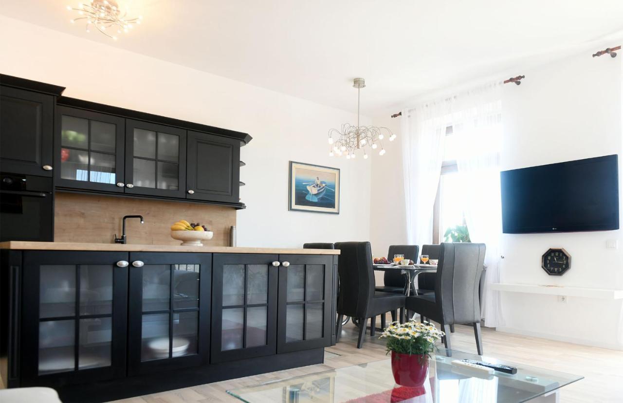 Divia Apartment Rijeka Eksteriør bilde