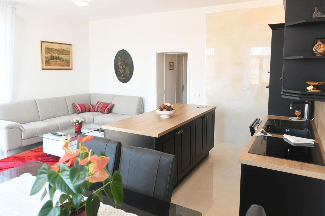 Divia Apartment Rijeka Eksteriør bilde